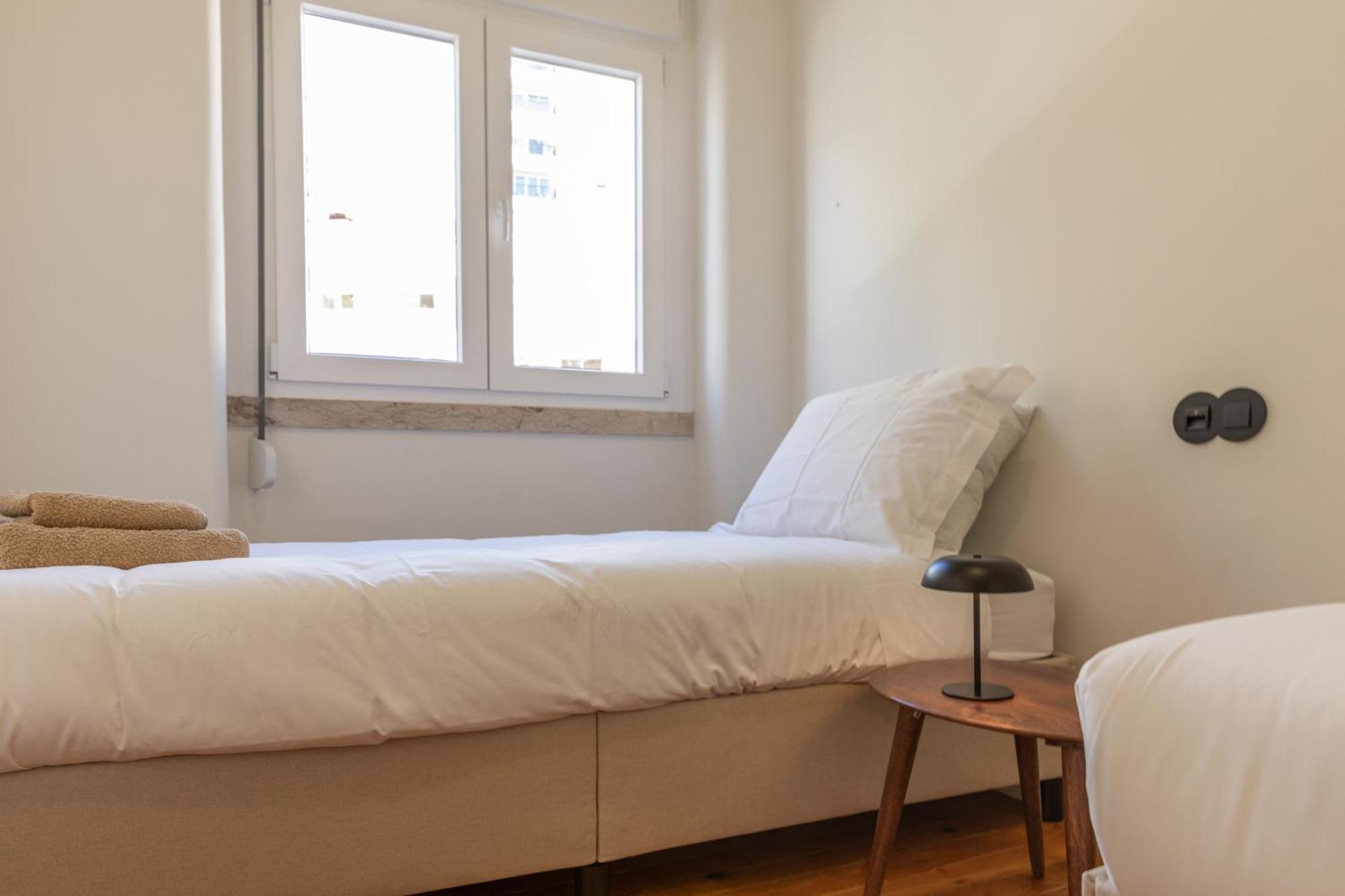 Alvalade 58 - Charming 2 Bedroom Apartment With Ac Near The Airport And City Center Lisboa Ngoại thất bức ảnh